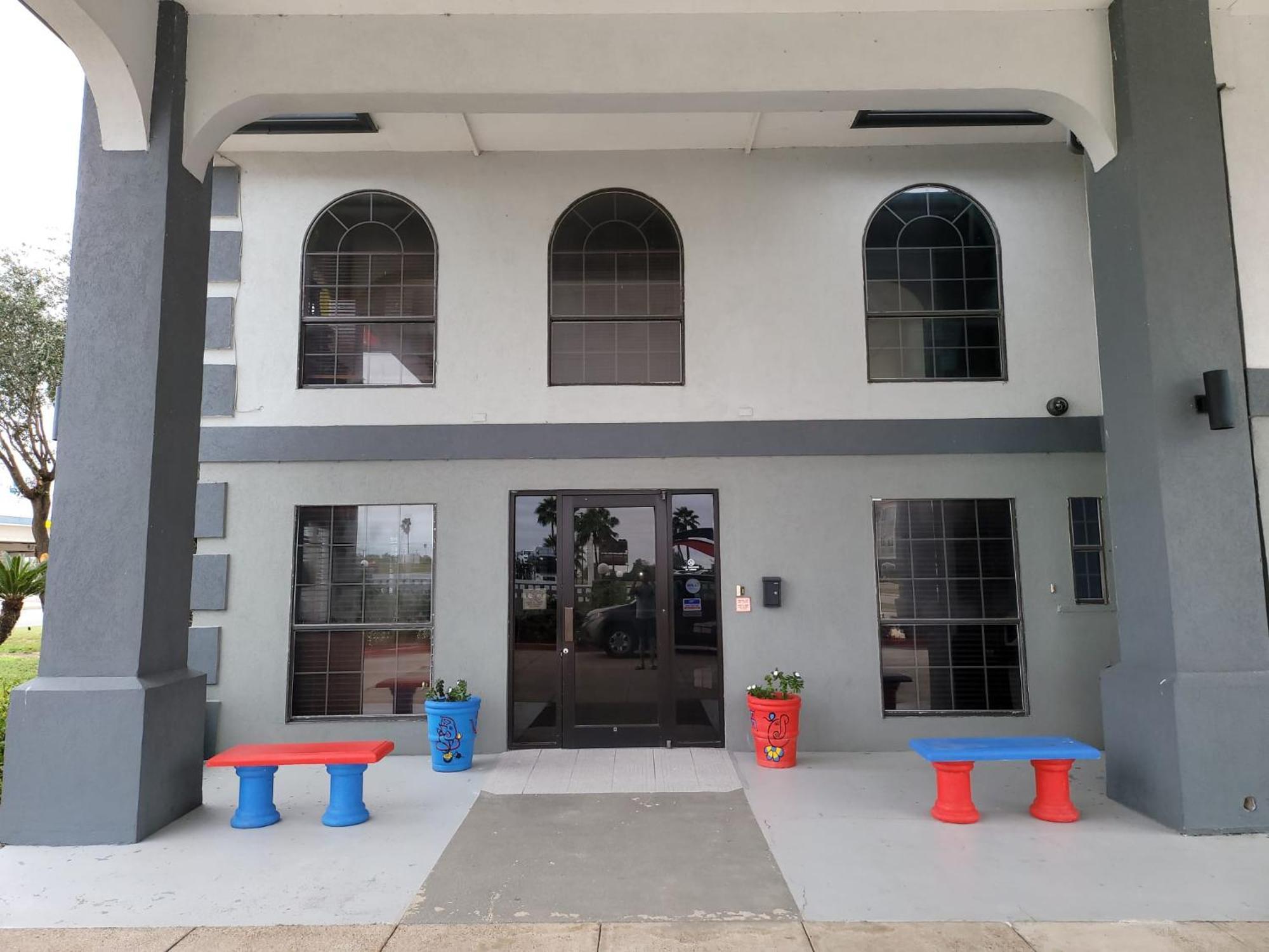 Texas Inn And Suites Raymondville Exterior foto
